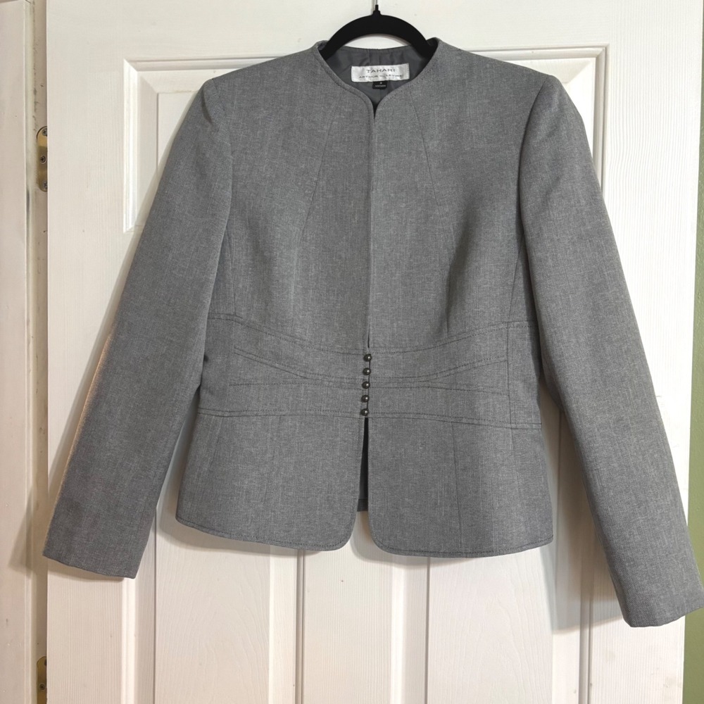 Tahari Arthur S Levine Blazer Womens 8 Grey NWOT Collarless Snap Waist Jacket
